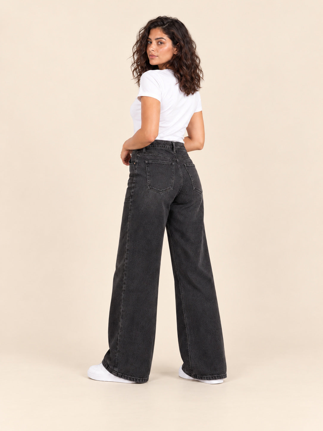 Patch-Pocket Wide-Leg Jeans — Washed Black